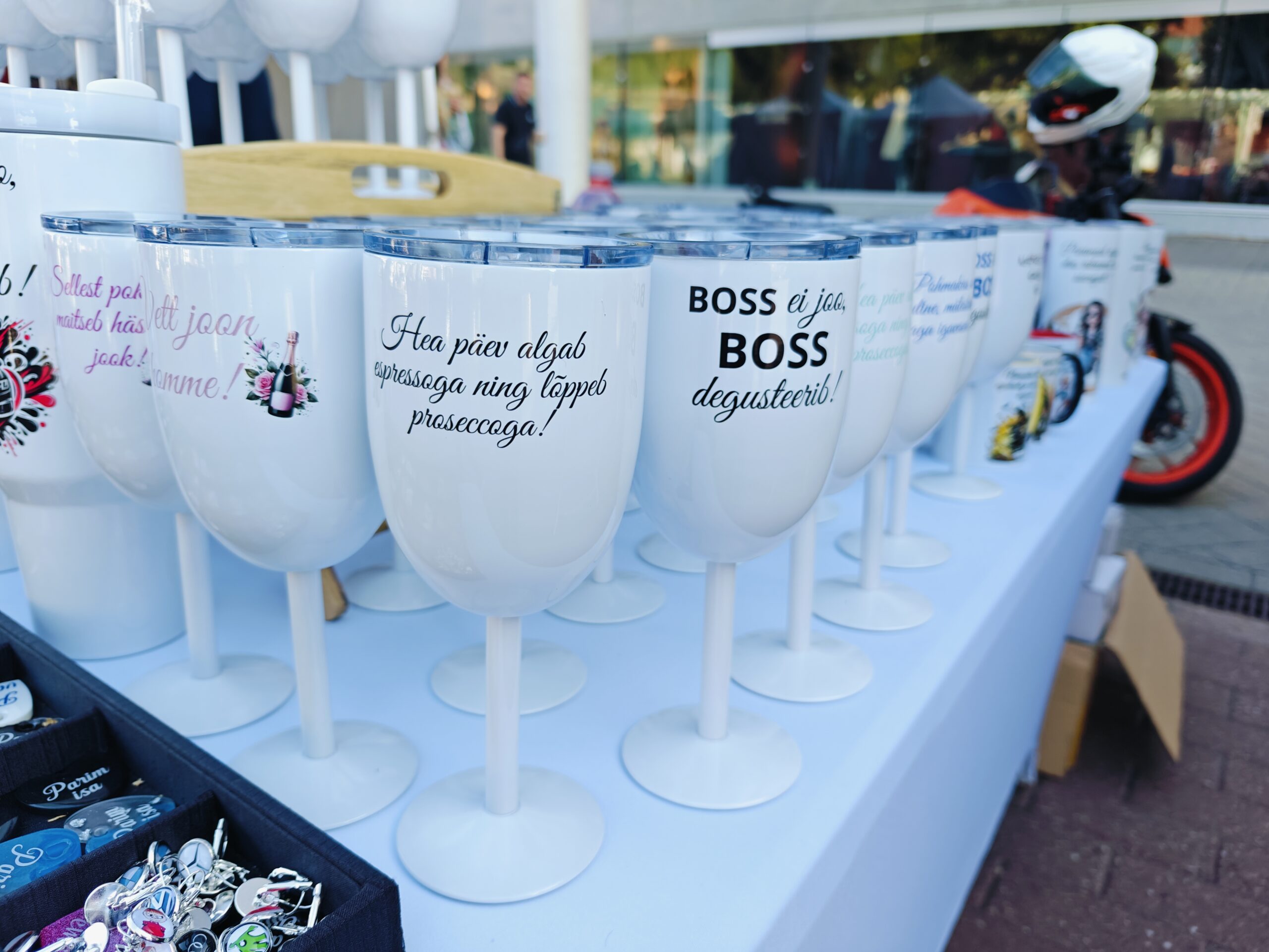 termostops, kus praktiline kohtab isikupärast — ja iga tops räägib oma lugu.